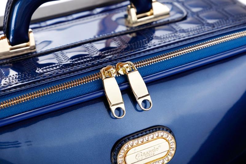 Tri-Star Durable Flexible Carry on Luggage with Spinning Wheels Suitcase - Brangio Italy Co.