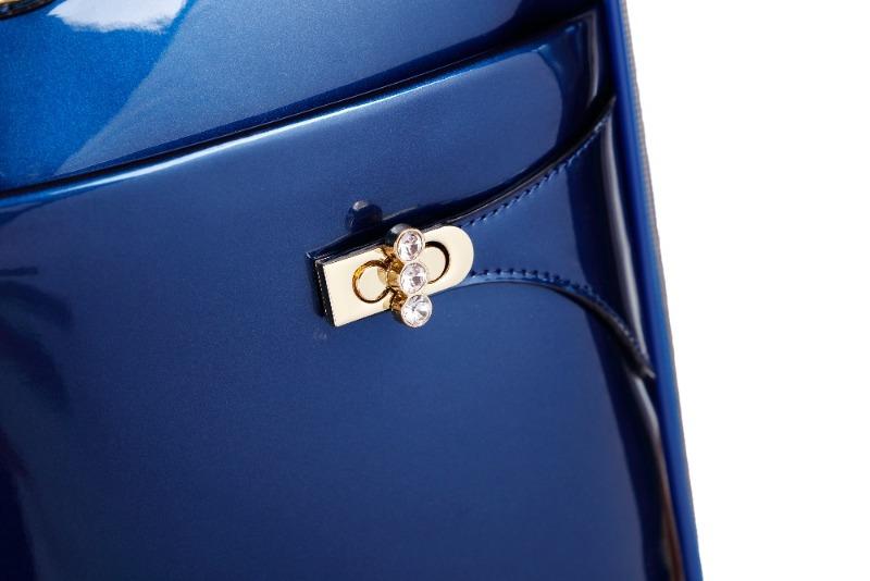 Tri-Star Durable Flexible Carry on Luggage with Spinning Wheels Suitcase - Brangio Italy Co.